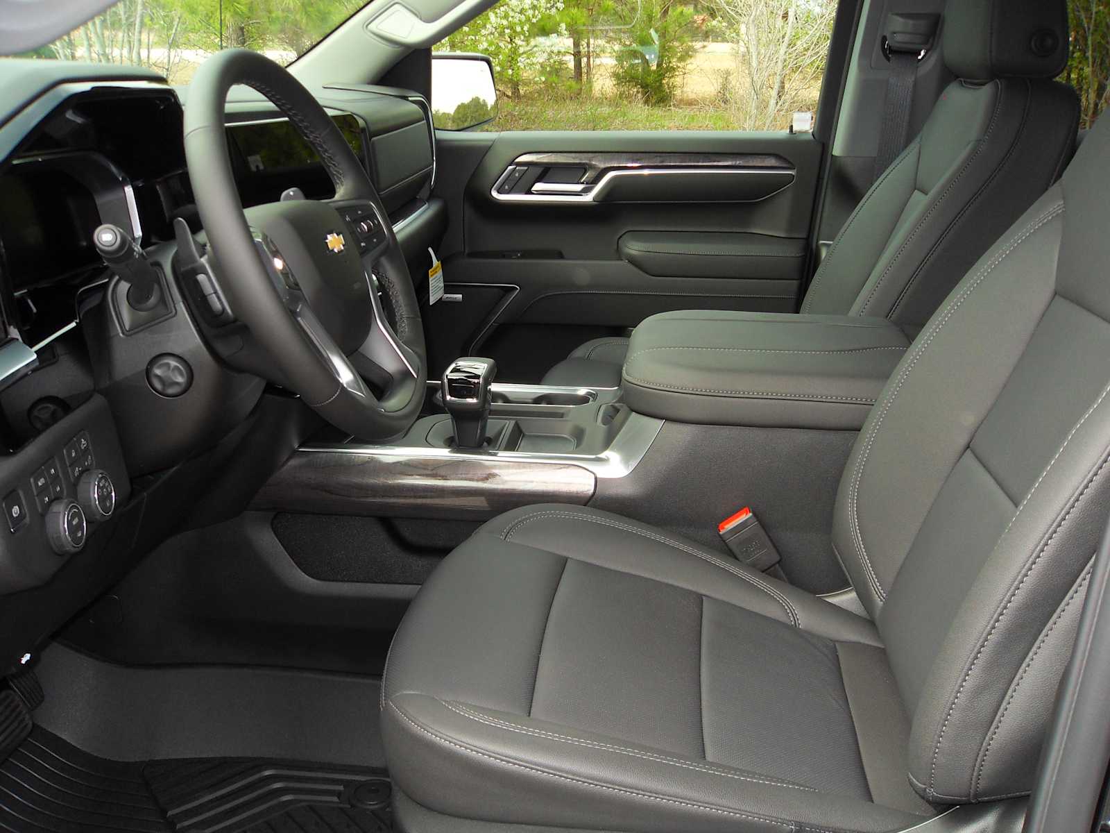2026 Chevrolet Silverado 1500 LTZ - Photo 22