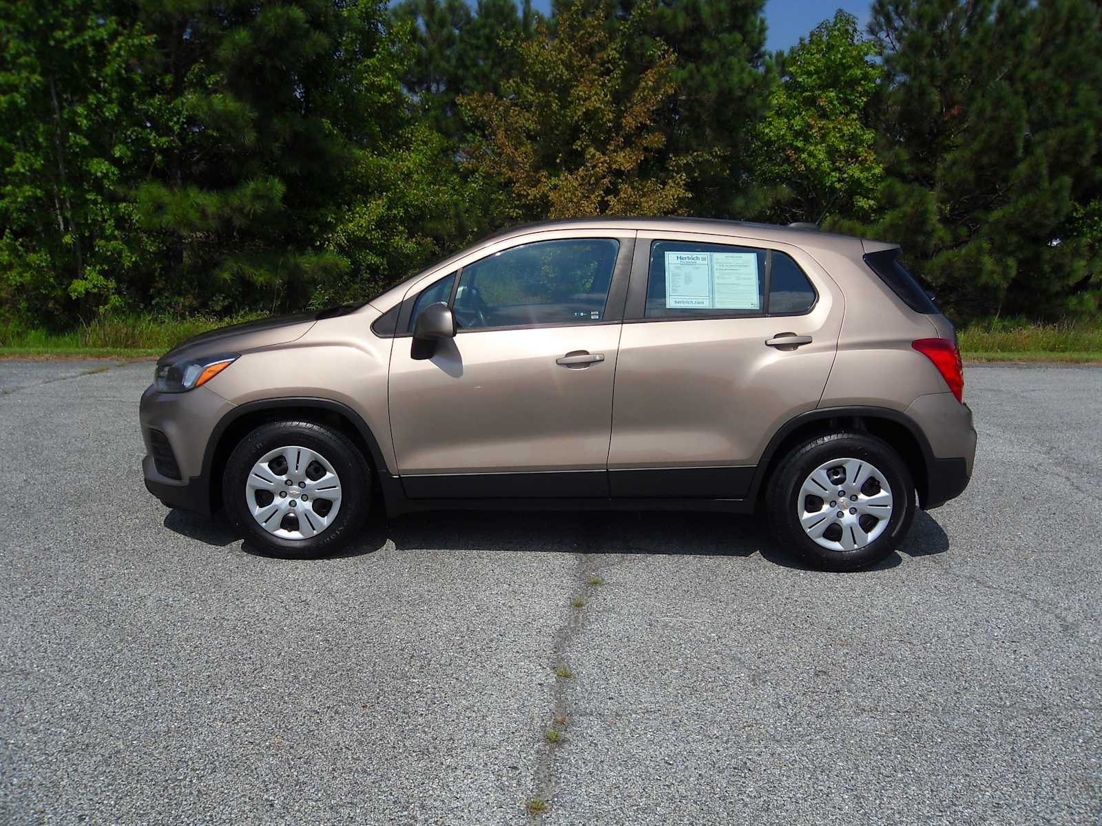 Used 2018 Chevrolet Trax LS with VIN 3GNCJKSB0JL157074 for sale in Pocomoke City, MD