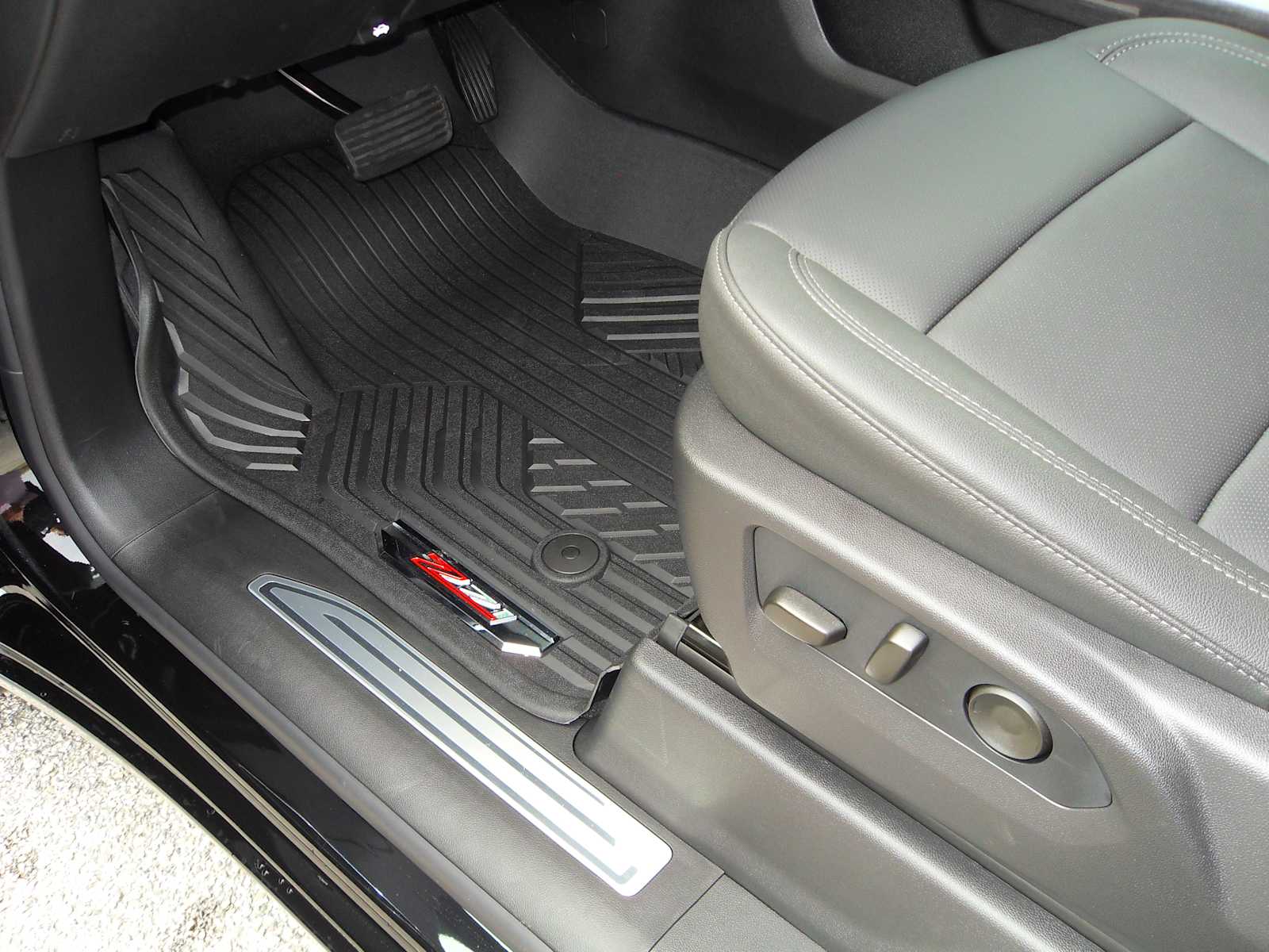 2026 Chevrolet Silverado 1500 LTZ - Photo 23