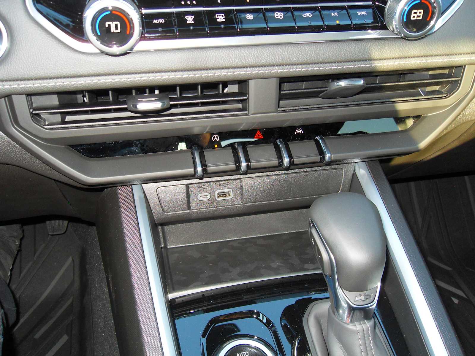 2026 Chevrolet Colorado LT - Photo 25