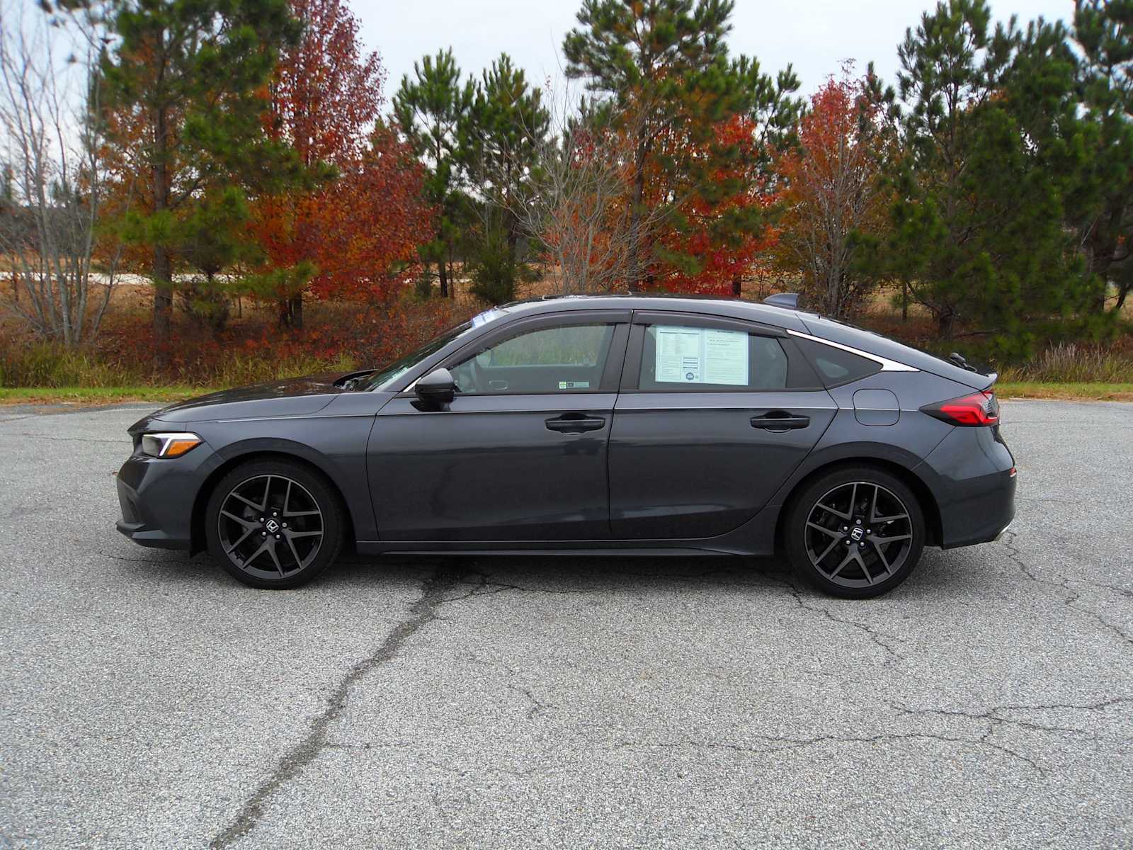 2024 Honda Civic Hatchback Sport Touring photo 2