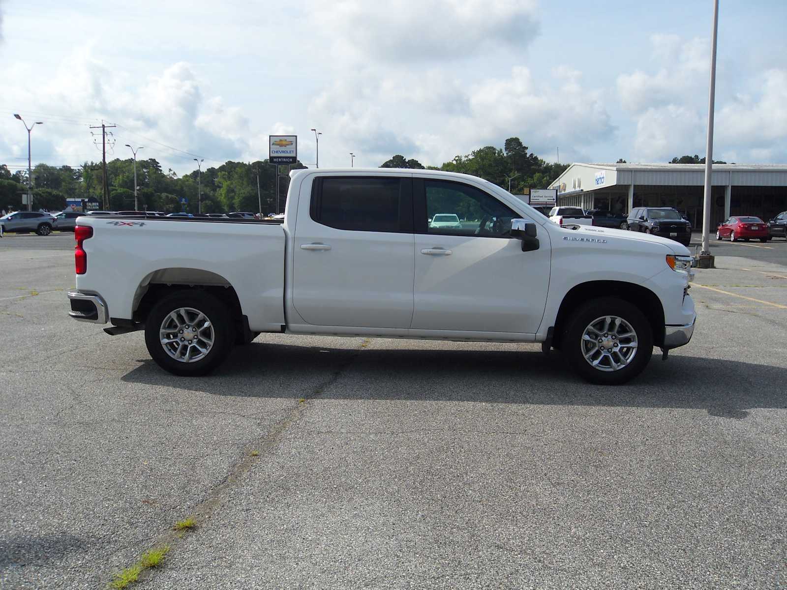 2026 Chevrolet Silverado 1500 LT - Photo 6