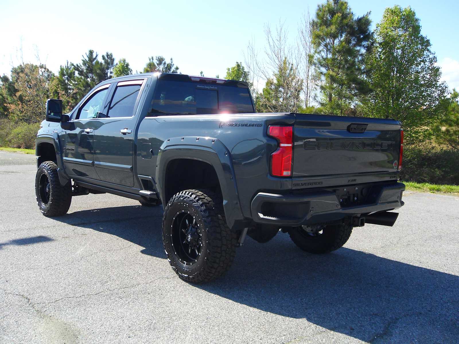 2025 Chevrolet Silverado 2500HD LTZ photo 3
