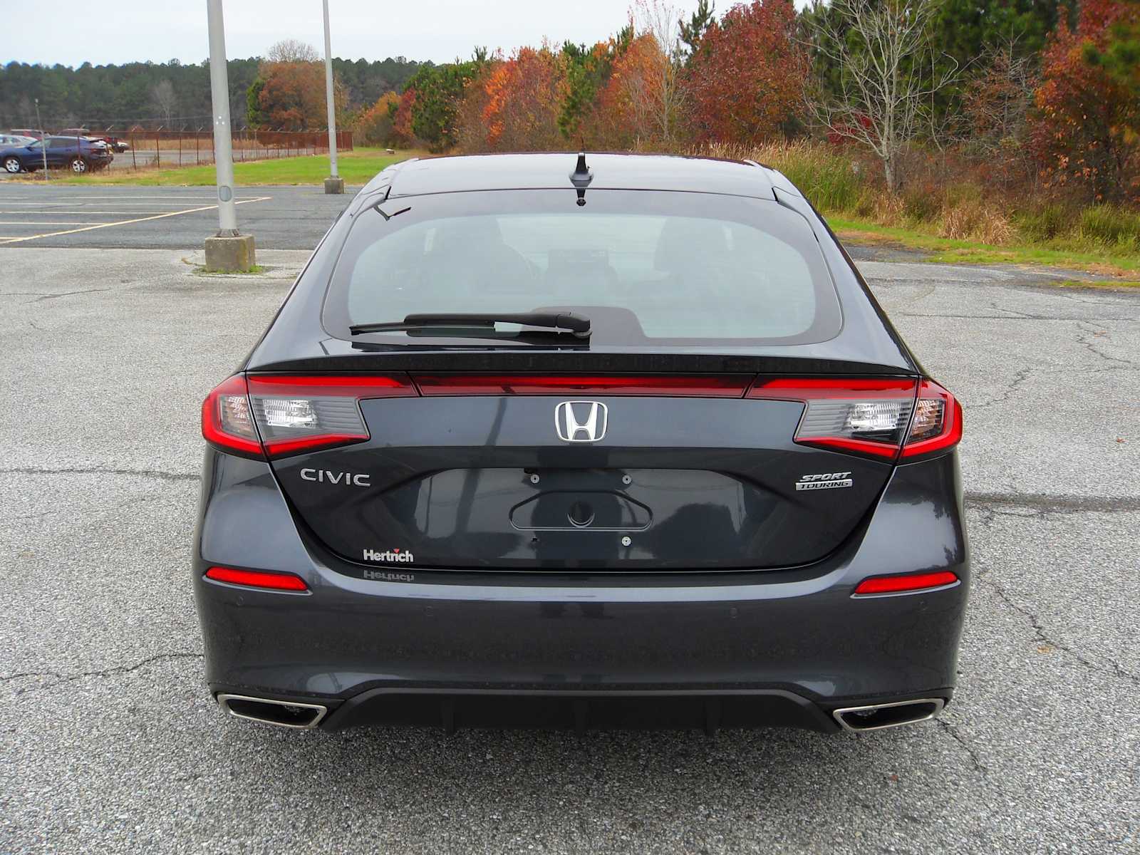 2024 Honda Civic Hatchback Sport Touring photo 4