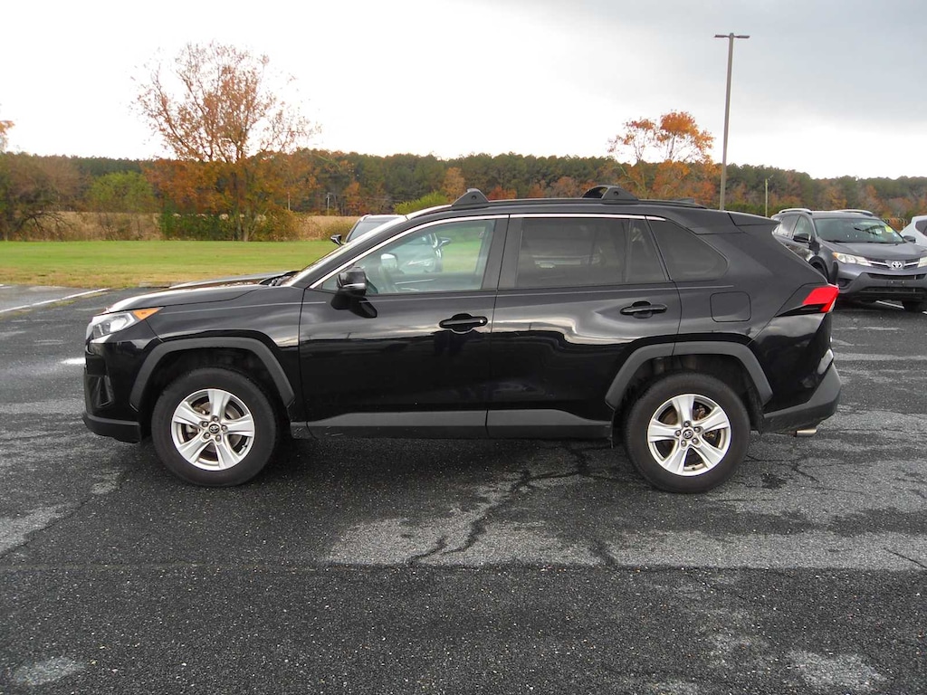 Used 2020 Toyota RAV4 XLE SUV