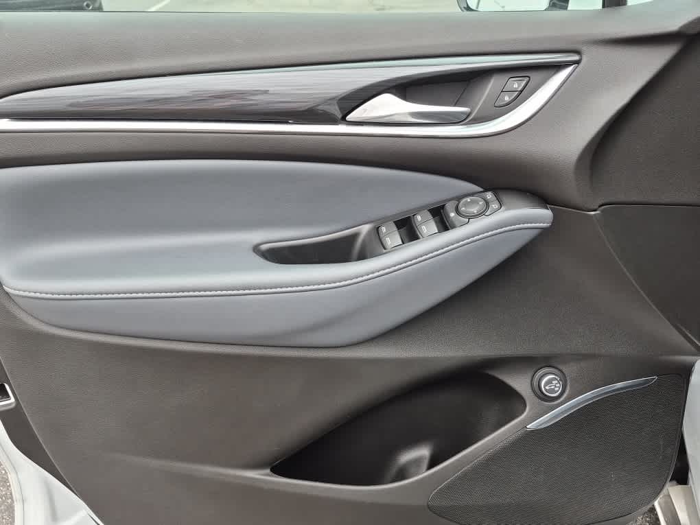 2023 Buick Enclave Essence - Photo 11