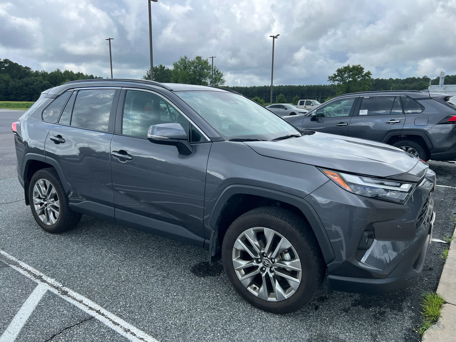 2024 Toyota RAV4 XLE Premium photo 2