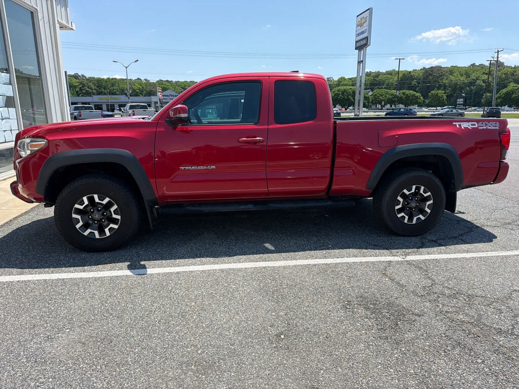 Used 2018 Toyota Tacoma TRD Off Road Access Cab 6 Bed V6 4x4 AT (Natl) Truck Access Cab