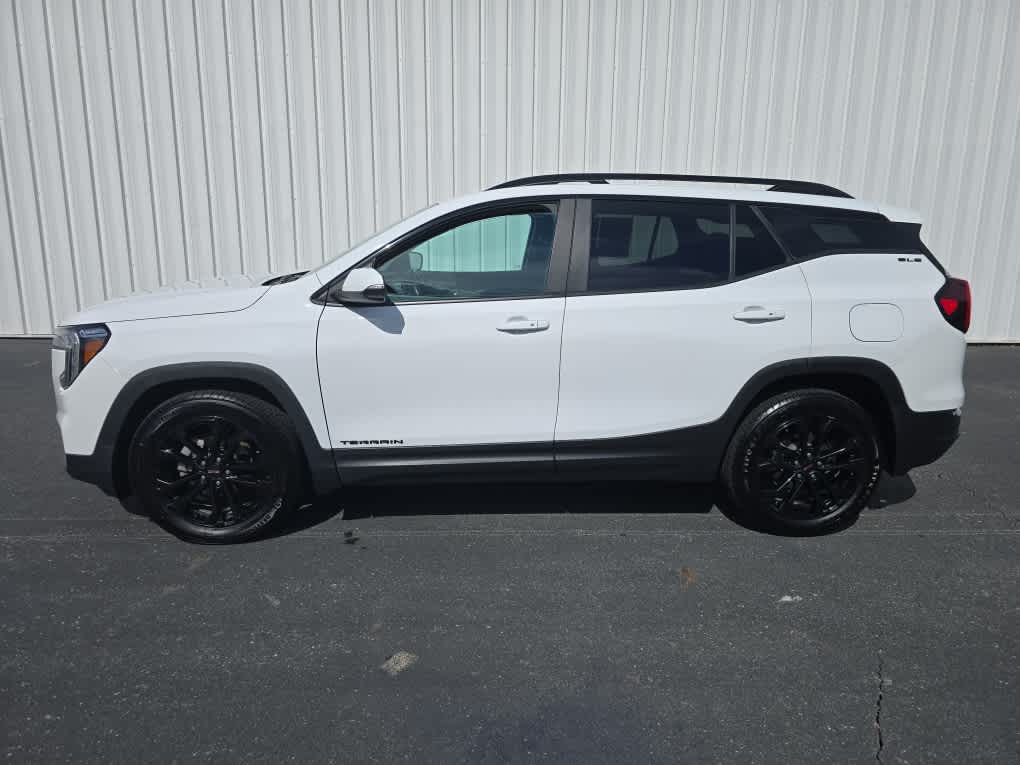 2022 Gmc Terrain SLE photo 2