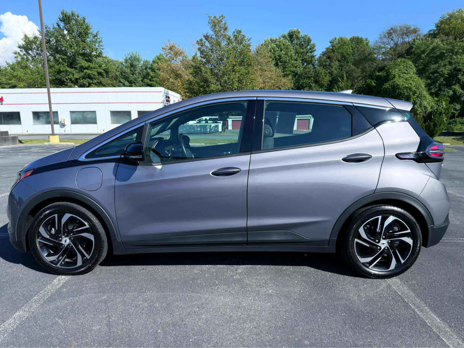 2022 Chevrolet Bolt EV 1LT photo 2