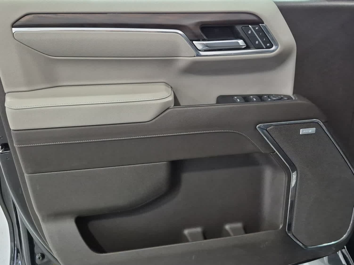 2023 GMC Sierra 1500 SLT - Photo 11