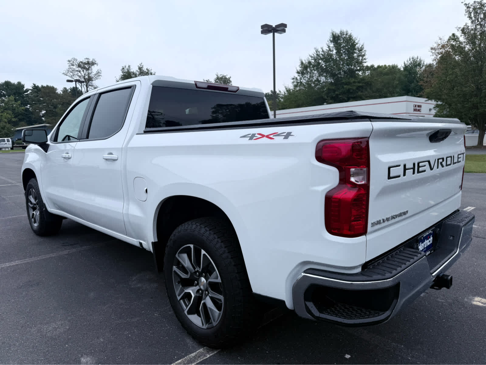 2024 Chevrolet Silverado 1500 LT photo 3