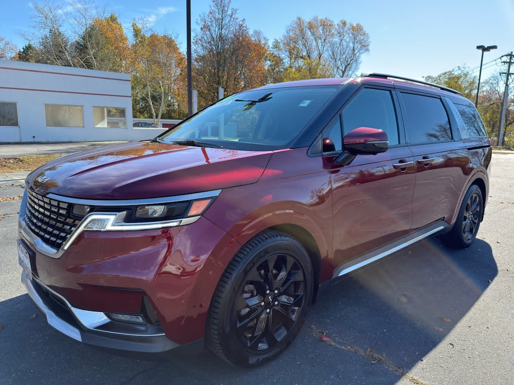 Used 2024 Kia Carnival SX