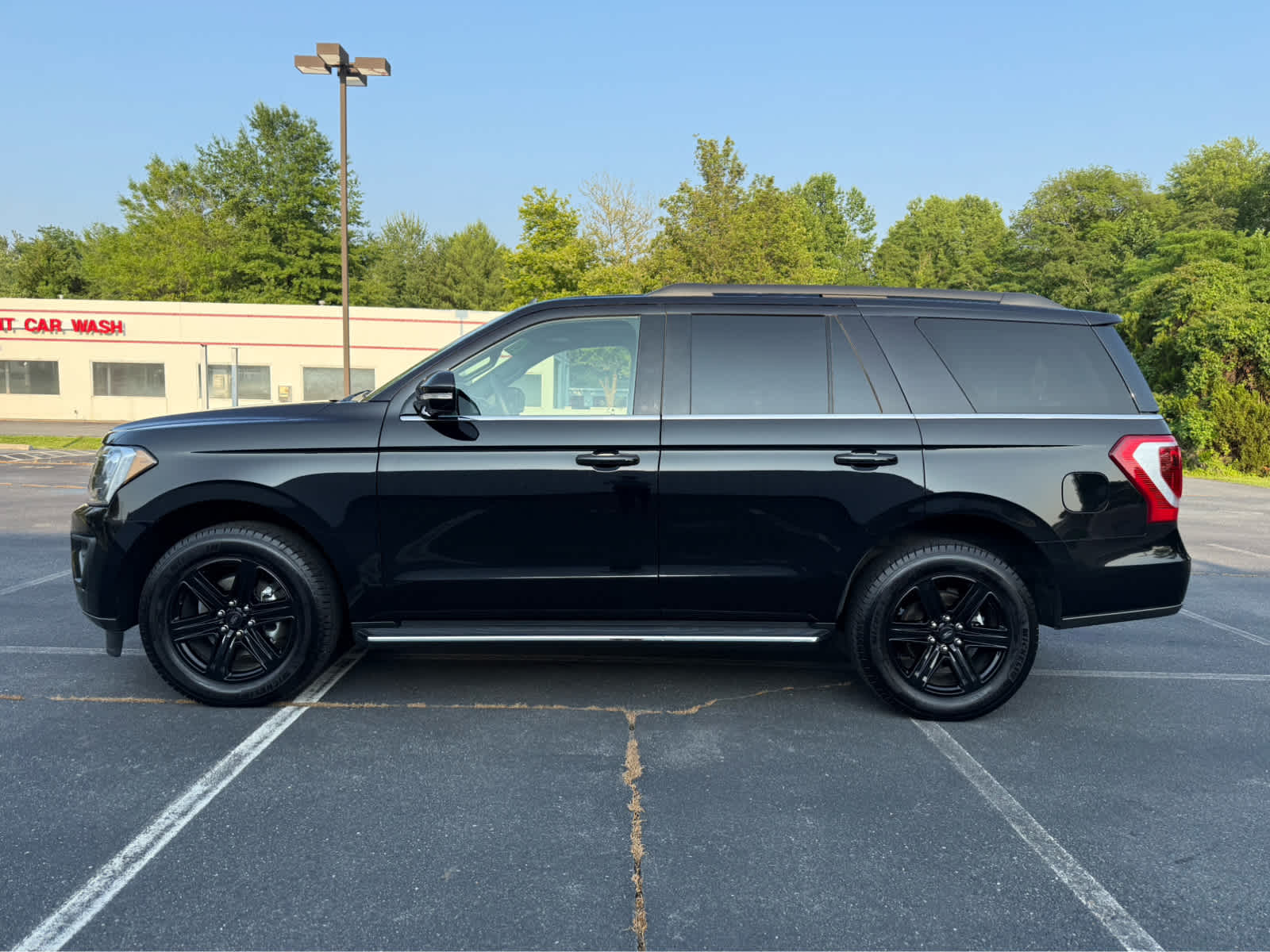 Used 2021 Ford Expedition XLT with VIN 1FMJU1JT4MEA30341 for sale in Easton, MD