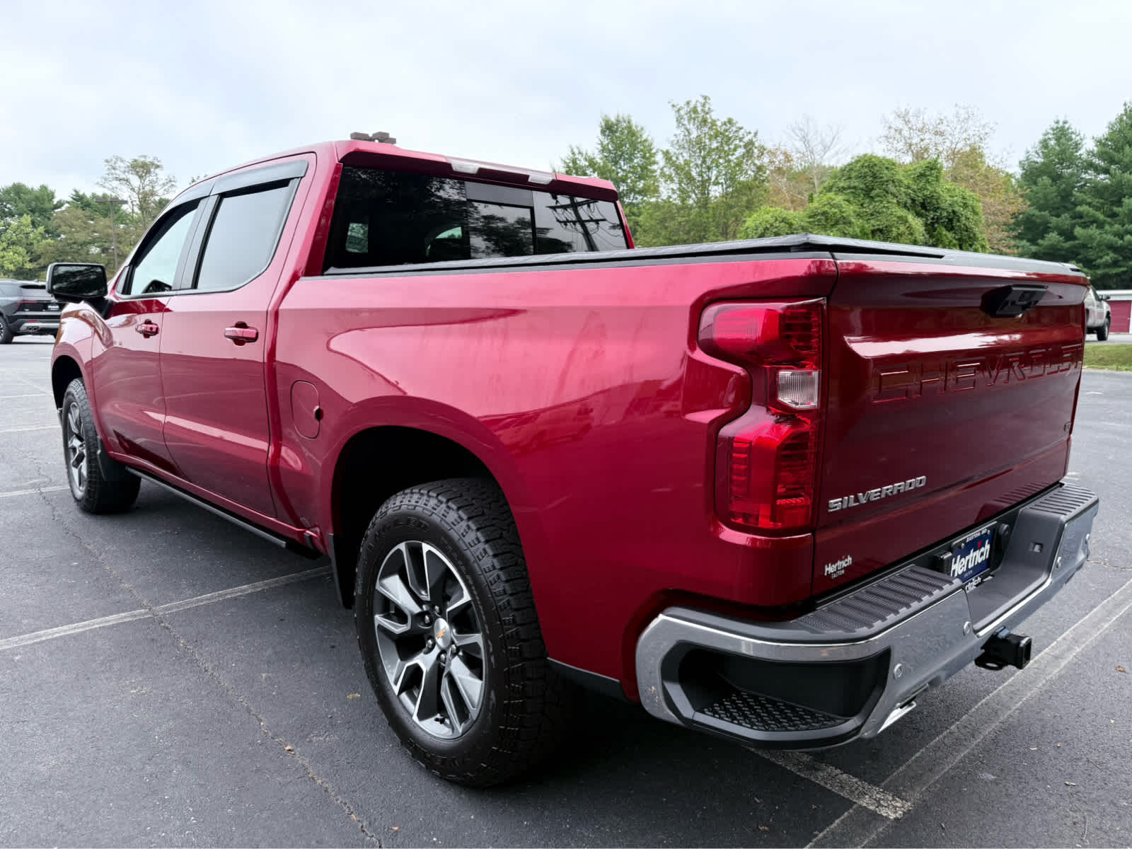 2024 Chevrolet Silverado 1500 LT photo 3