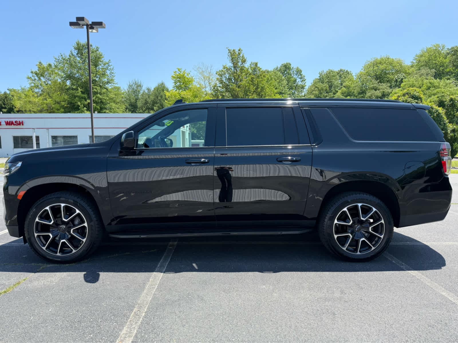 Used 2021 Chevrolet Suburban RST with VIN 1GNSKEKD9MR430389 for sale in Easton, MD