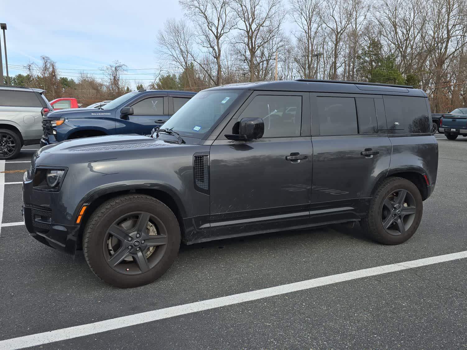 2023 Land Rover Defender X-Dynamic SE's photo