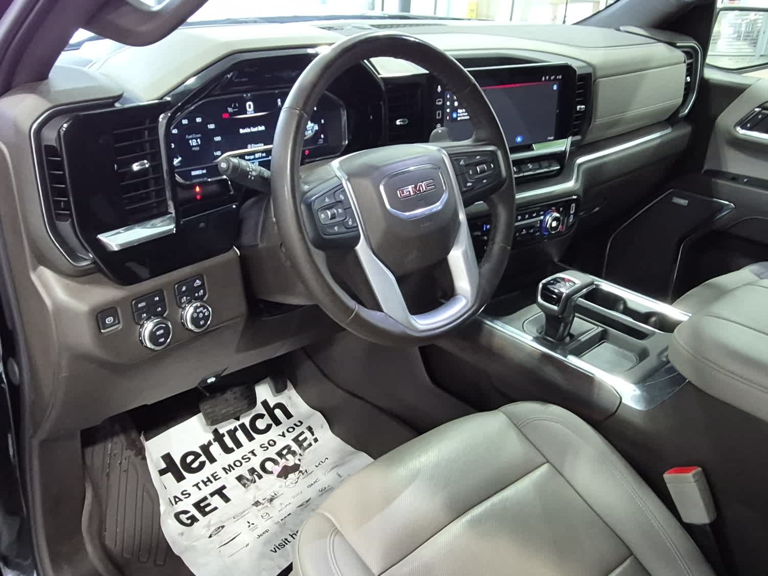 2023 GMC Sierra 1500 SLT - Photo 14