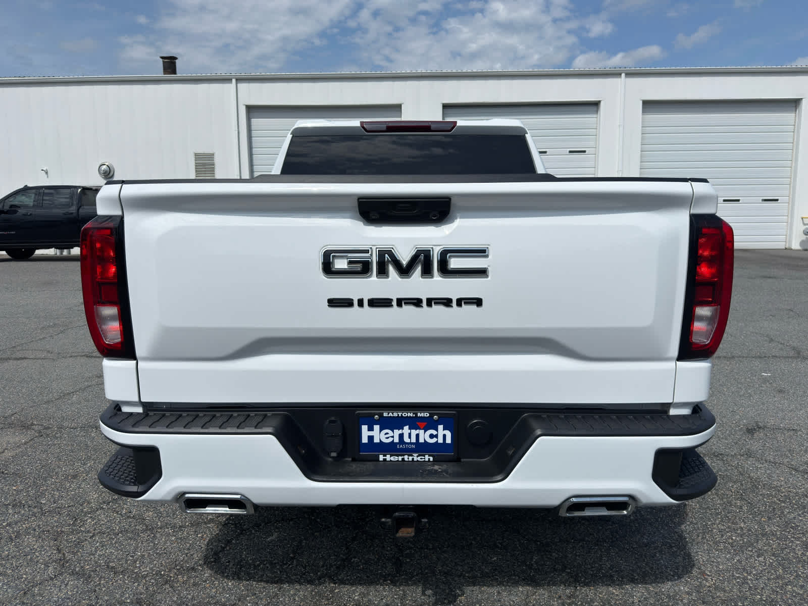 View vehicle photo 4