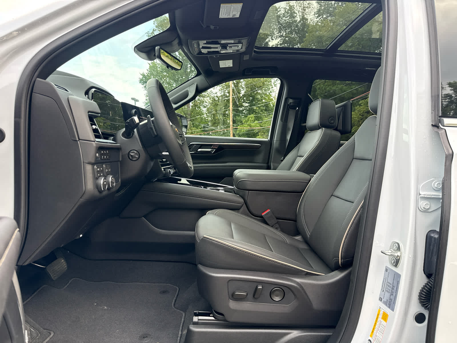 2026 Chevrolet Tahoe Premier - Photo 18