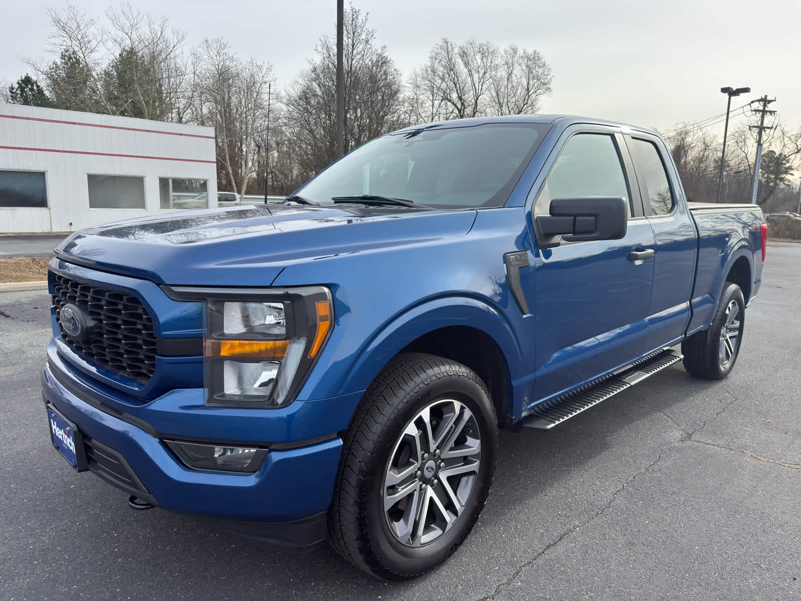 2023 Ford F-150 XL's photo