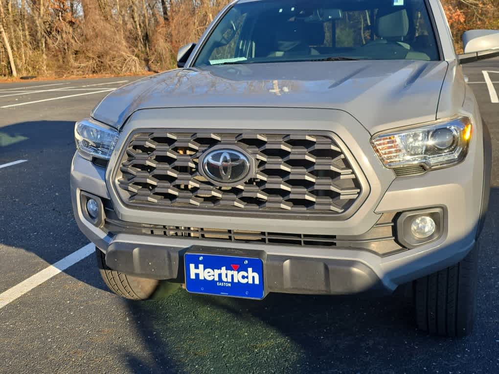 2020 Toyota Tacoma SR 4x4 photo 2