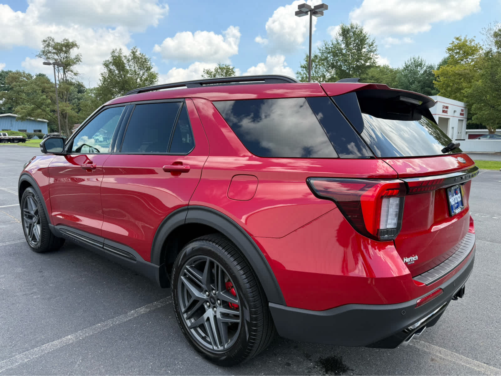 2025 Ford Explorer ST photo 3