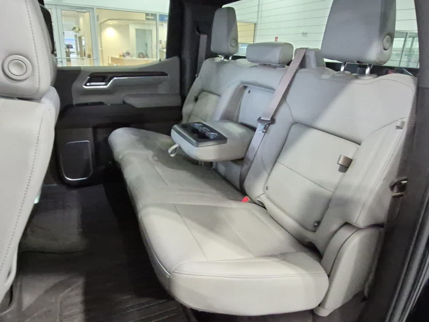 2023 GMC Sierra 1500 SLT - Photo 9