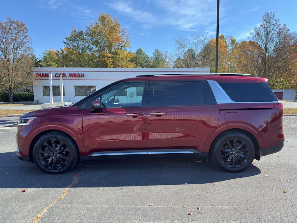 Used 2024 Kia Carnival SX