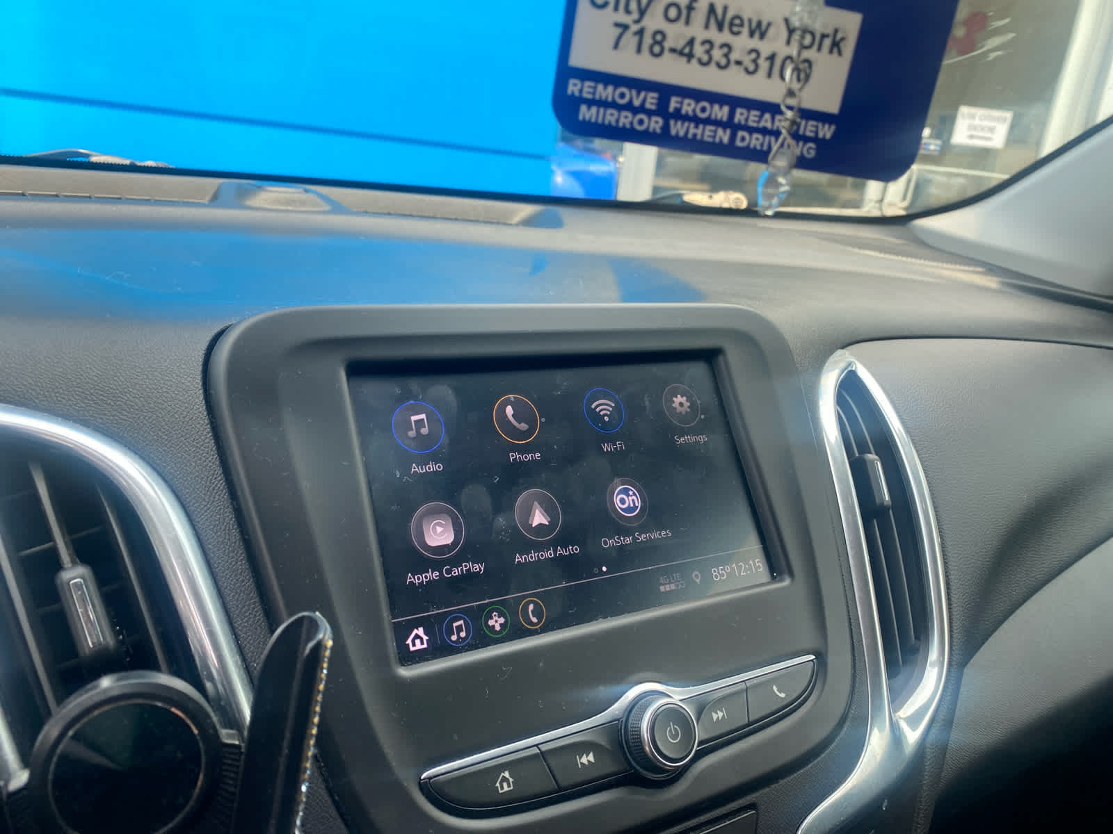 2020 Chevrolet Equinox LT photo 3
