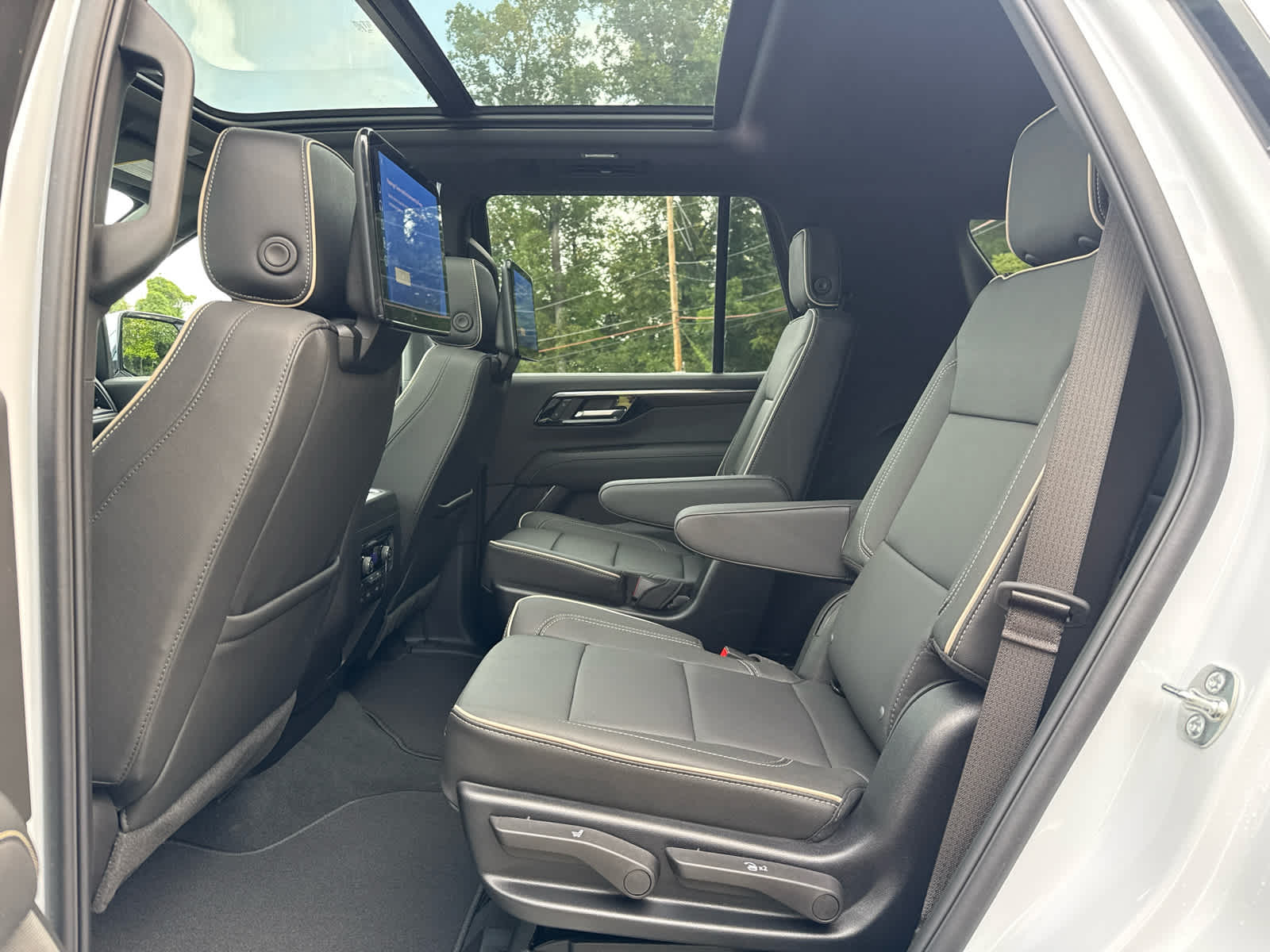 2026 Chevrolet Tahoe Premier - Photo 14