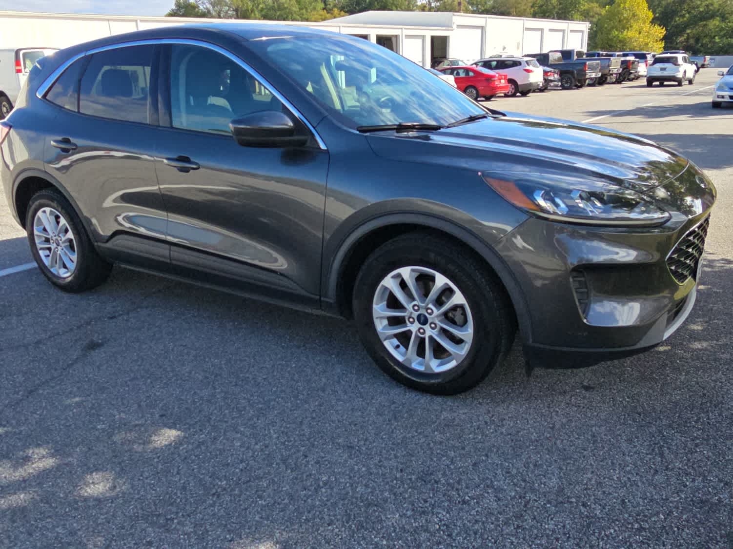 2020 Ford Escape SE photo 2