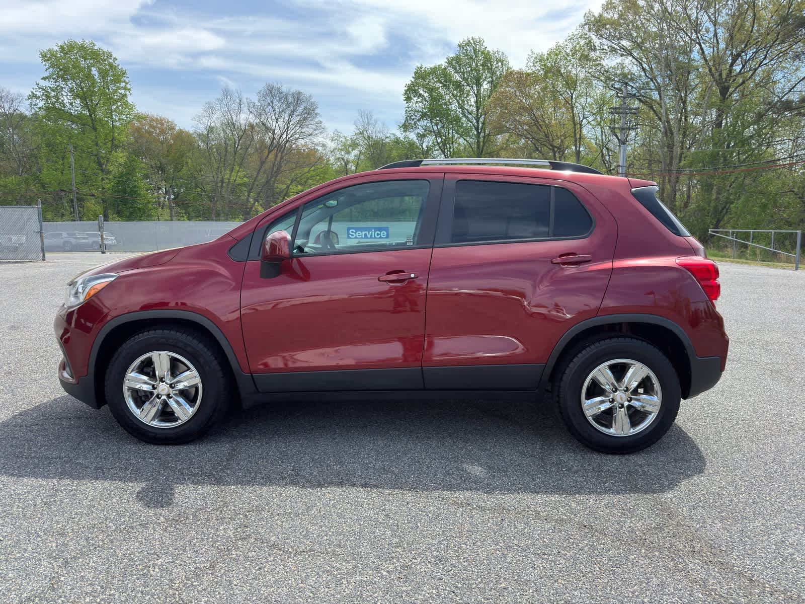 Used 2021 Chevrolet Trax LT with VIN KL7CJLSB6MB329772 for sale in Easton, MD