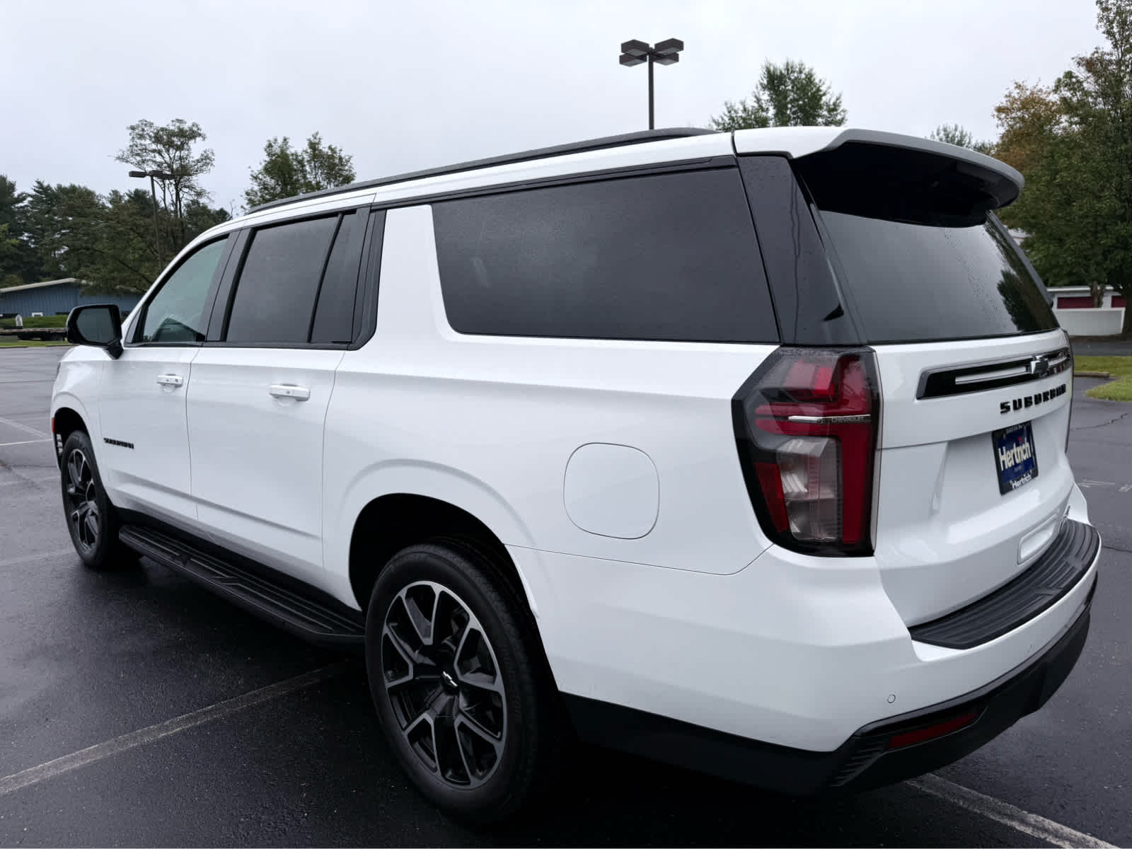 2023 Chevrolet Suburban RST photo 2
