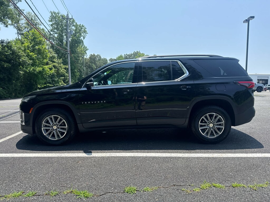 Used 2022 Chevrolet Traverse LT Cloth SUV