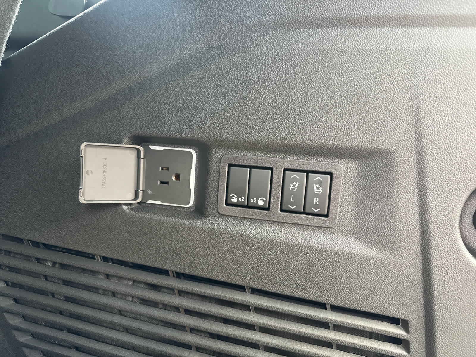 2026 Chevrolet Tahoe Premier - Photo 11