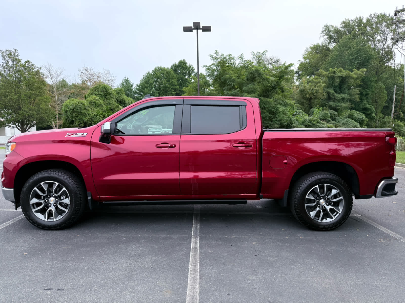 2024 Chevrolet Silverado 1500 LT photo 2