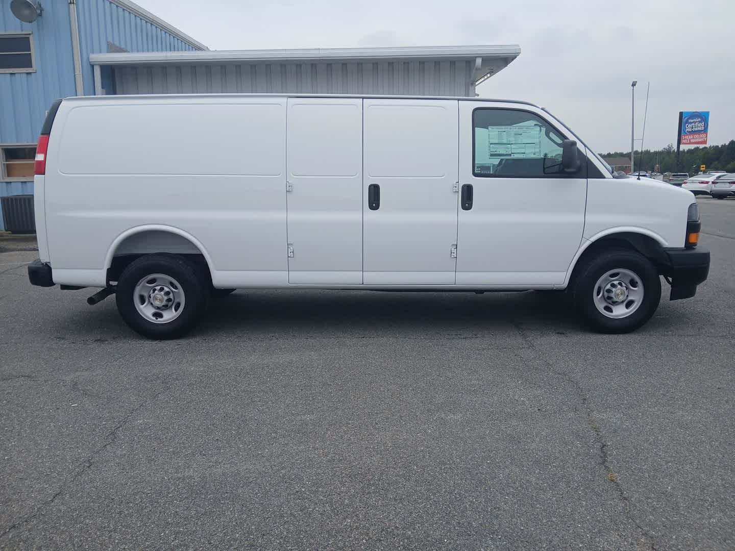 2025 Chevrolet Express Cargo Work Van - Photo 6