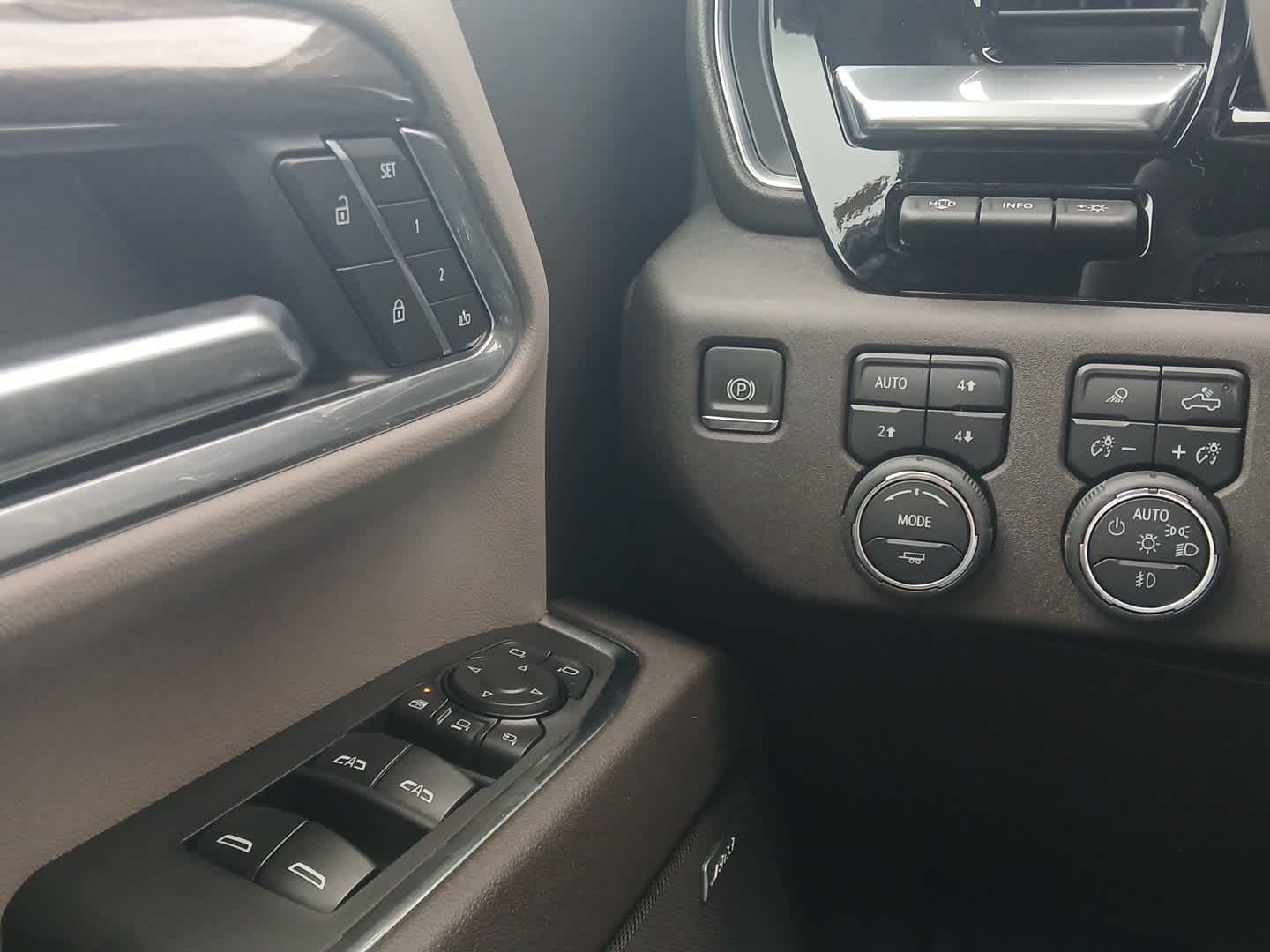 2025 Chevrolet Silverado 2500 HD LTZ - Photo 31