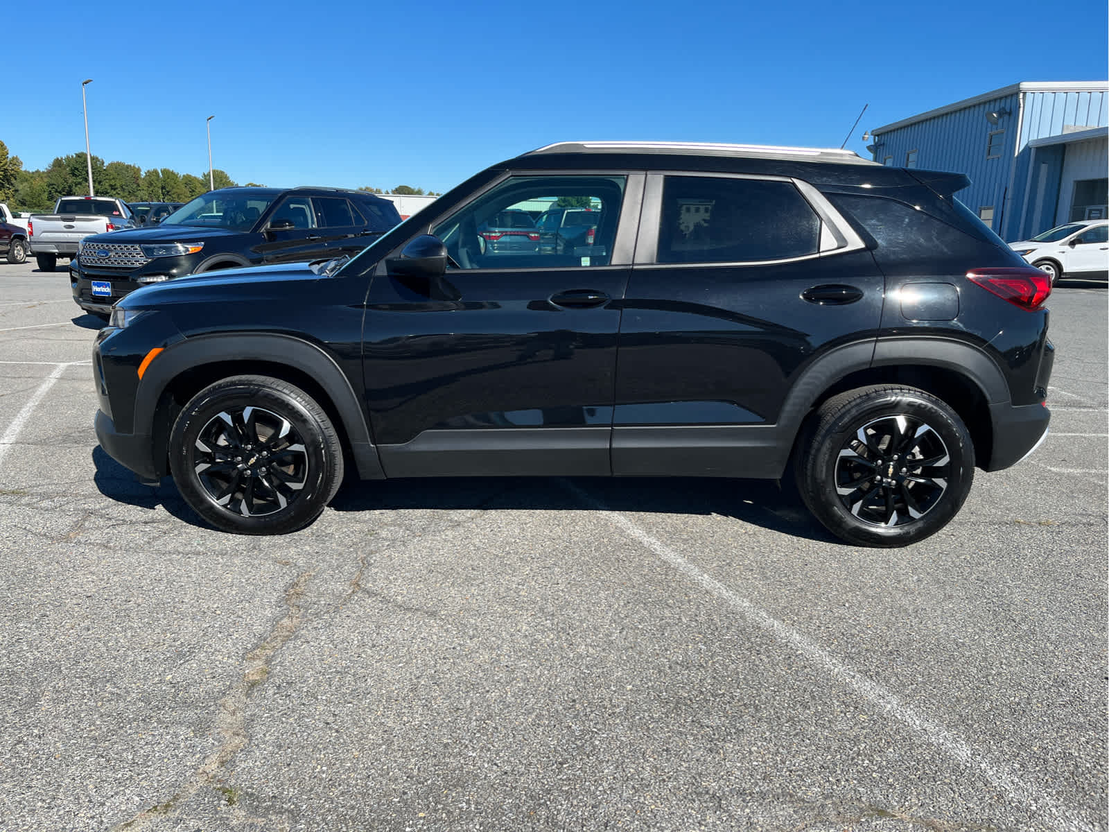 Used 2023 Chevrolet TrailBlazer LT with VIN KL79MPSL4PB117619 for sale in Denton, MD