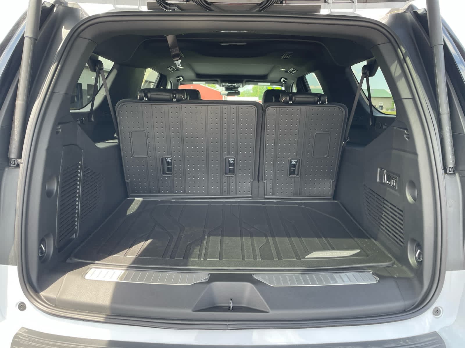 2026 Chevrolet Suburban Premier - Photo 17