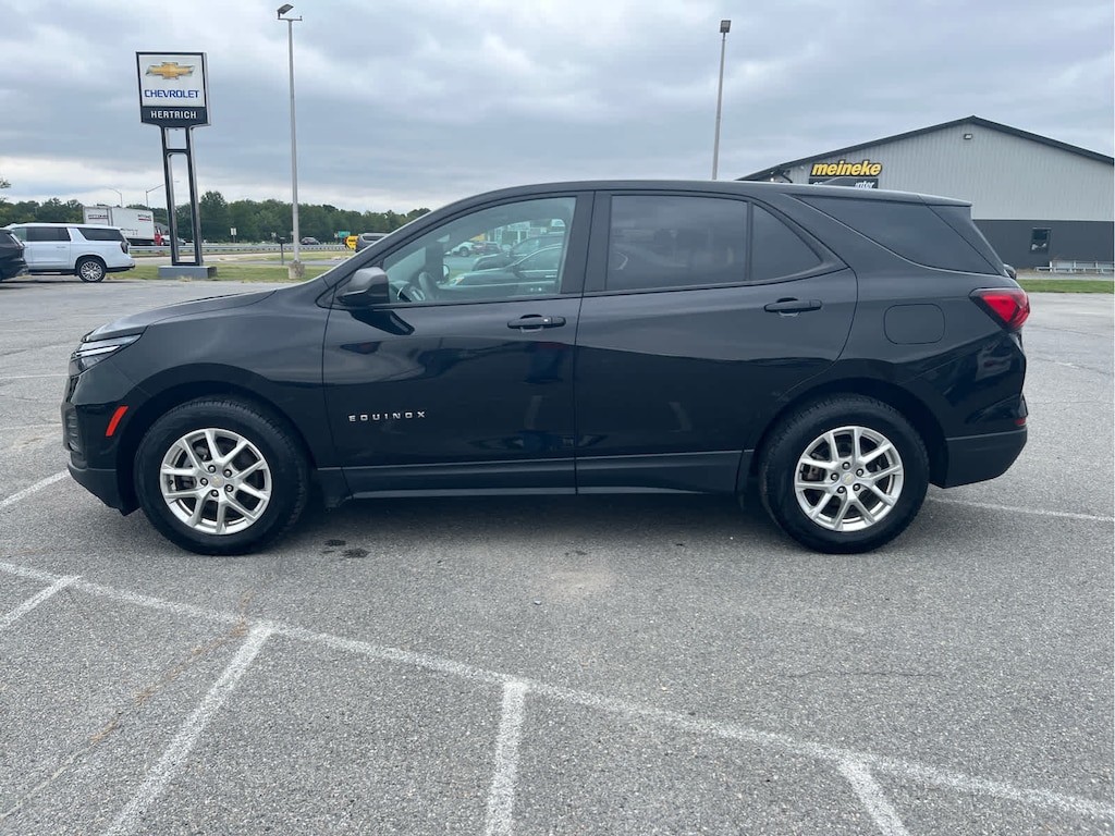 Used 2022 Chevrolet Equinox LS SUV