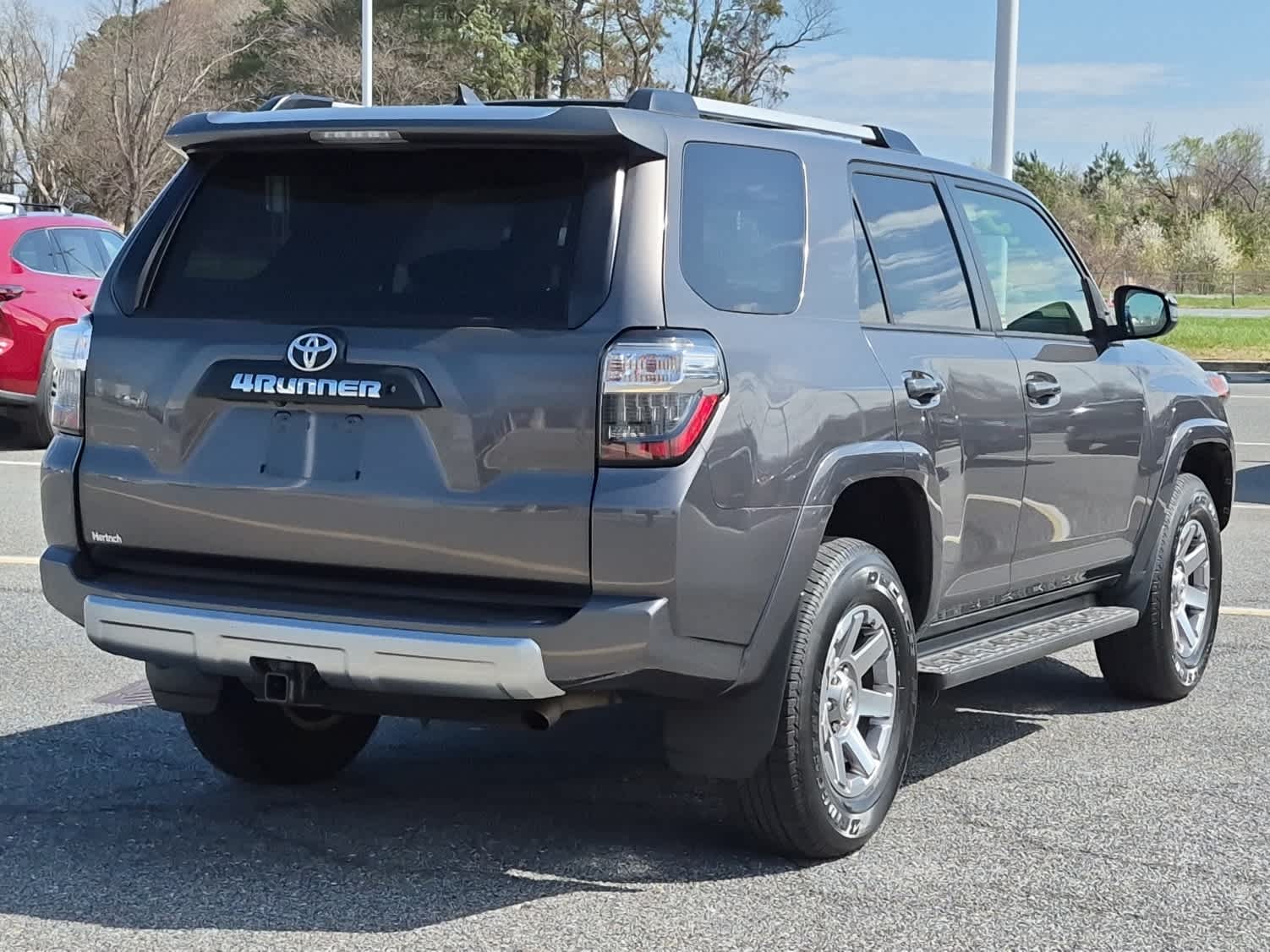 View vehicle photo 4