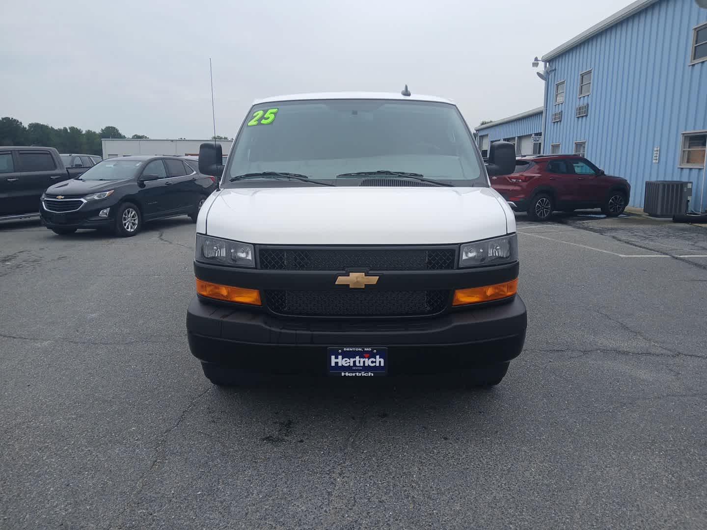 2025 Chevrolet Express Cargo Work Van - Photo 8
