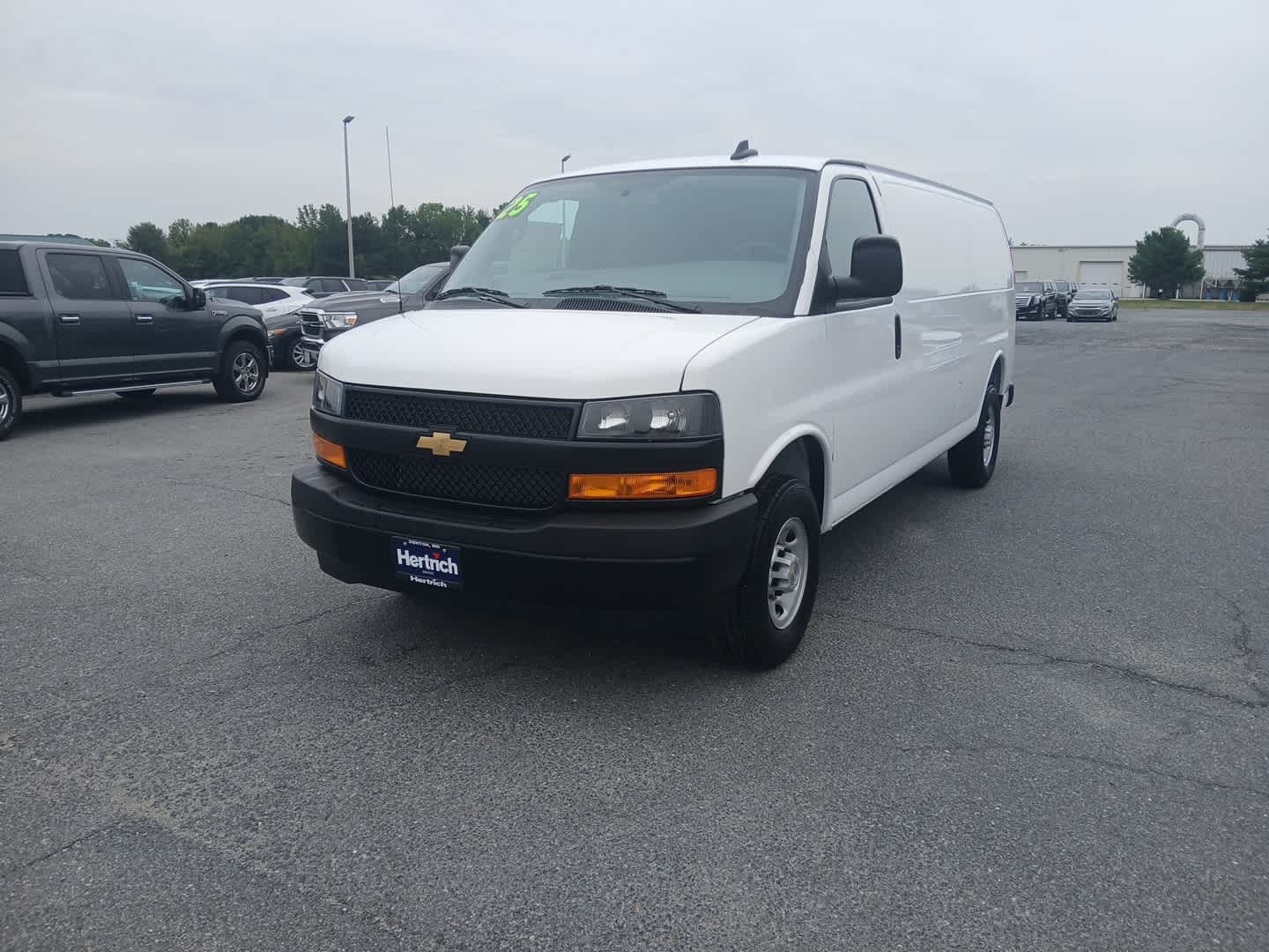 2025 Chevrolet Express Cargo Work Van's photo