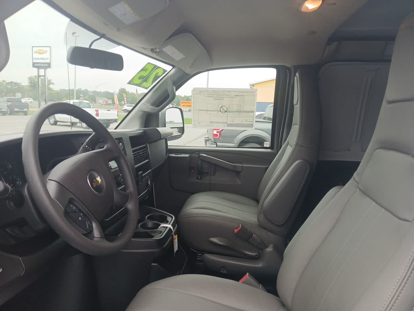 2025 Chevrolet Express Cargo Work Van - Photo 12