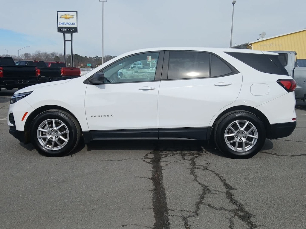 Used 2022 Chevrolet Equinox LS SUV