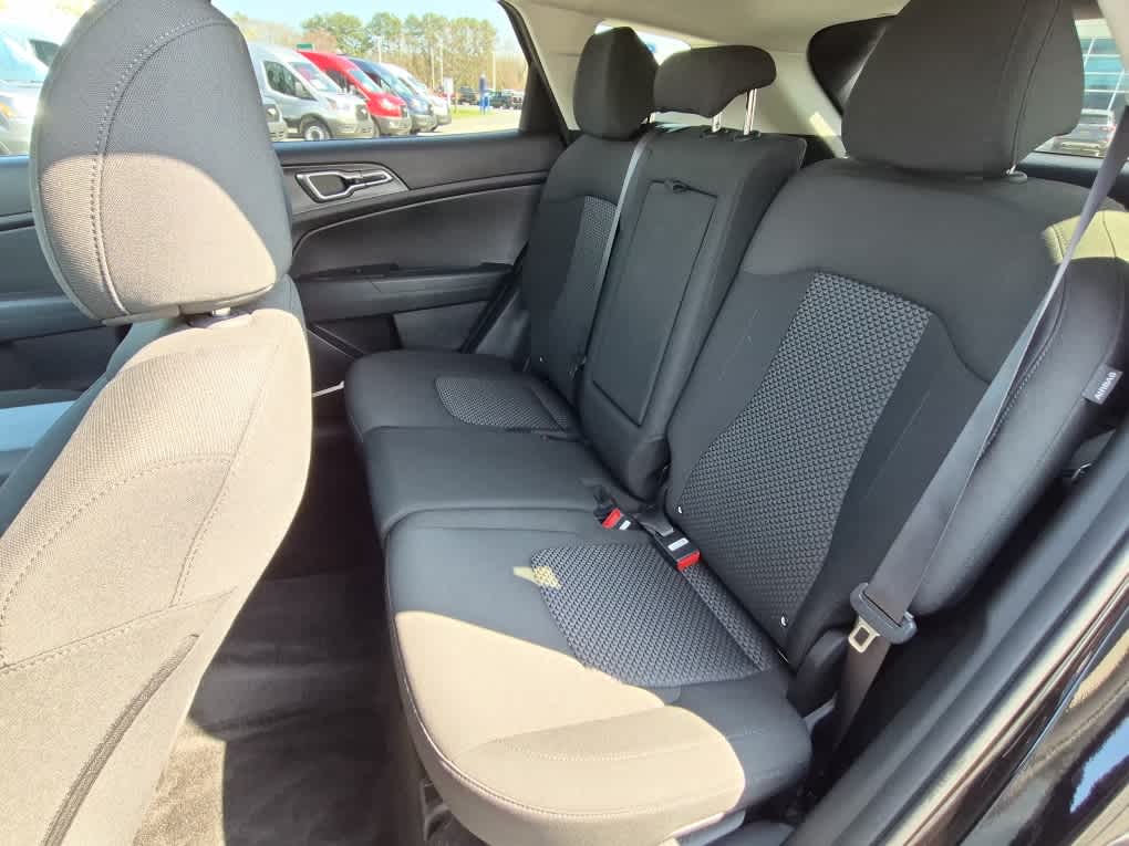 2024 Kia Sportage LX - Photo 8