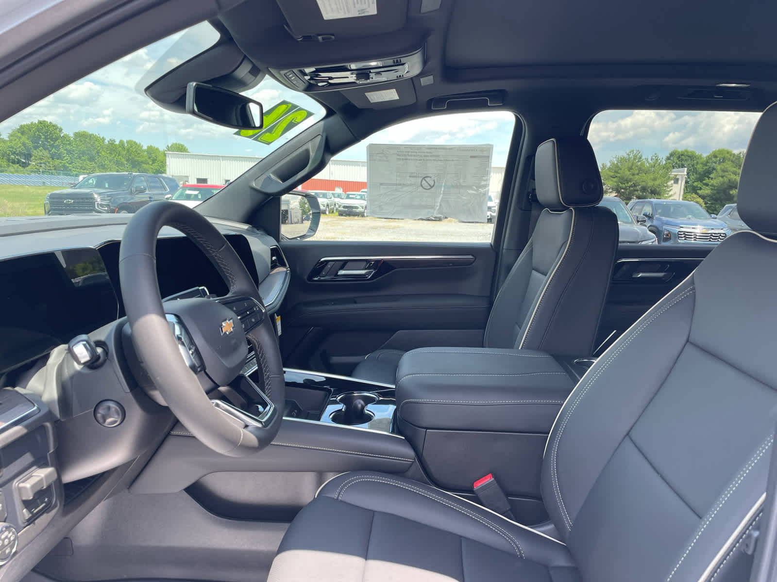 2026 Chevrolet Suburban Premier - Photo 12