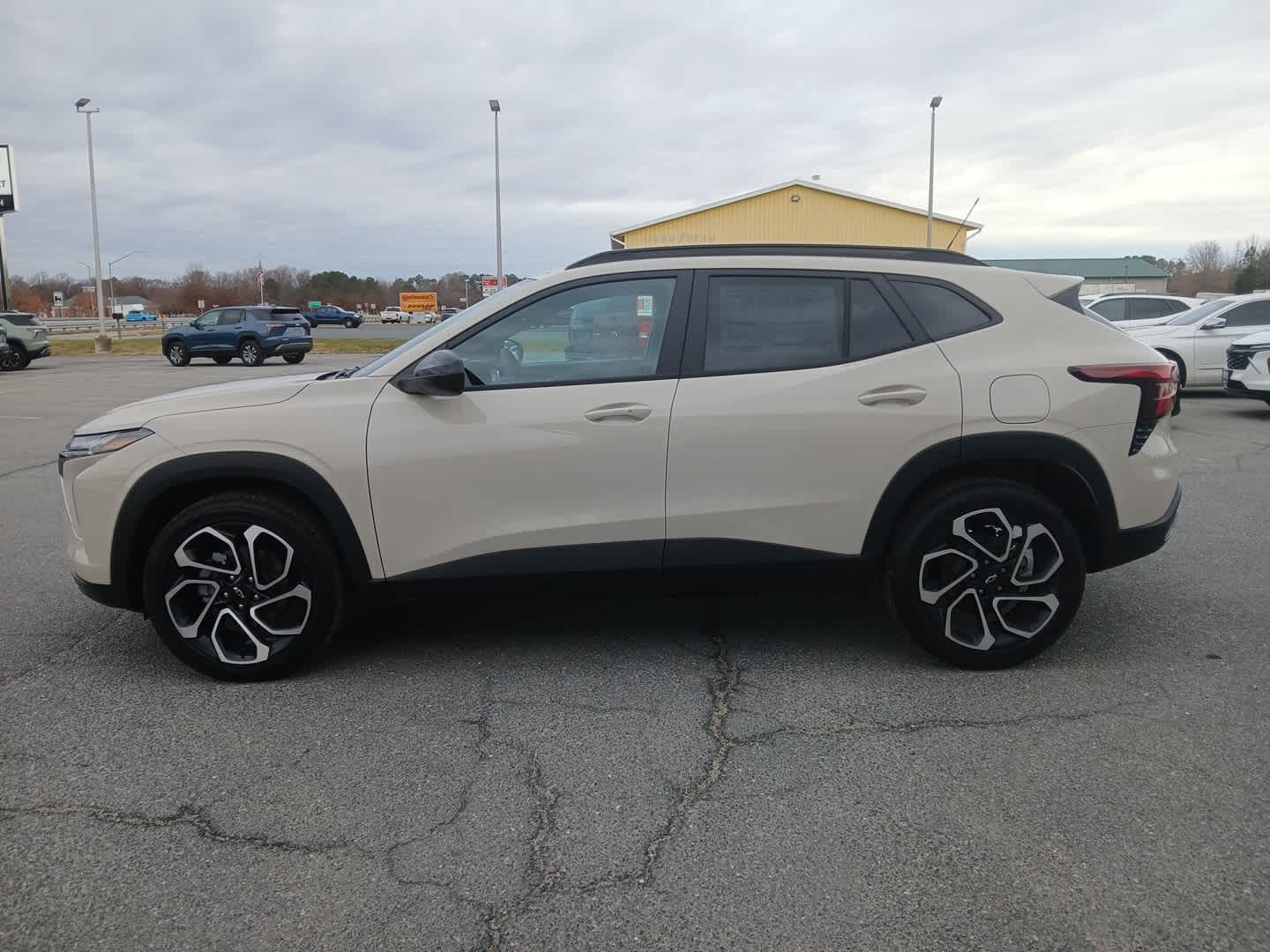 2026 Chevrolet Trax photo 2